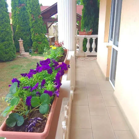 Semesterbostad Koppi Haz *