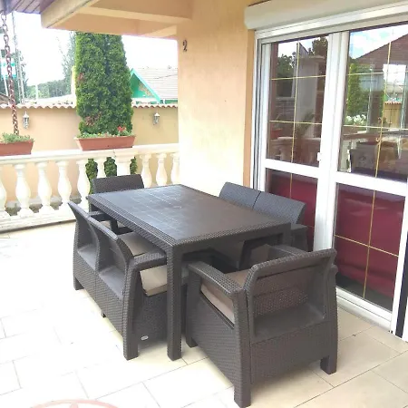 Semesterbostad Koppi Haz *